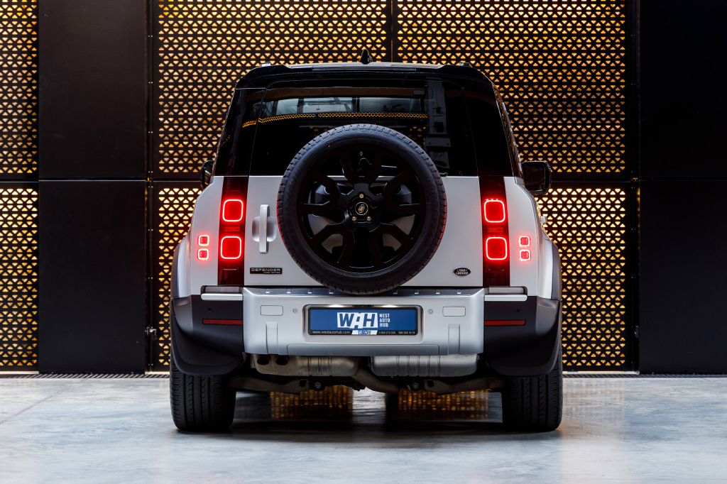 Land Rover Defender First Edition D240 2020 фото 2