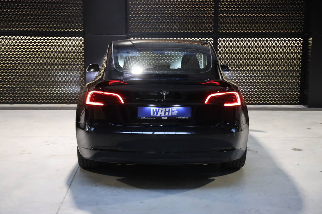 Tesla Model 3 2019 фото 4