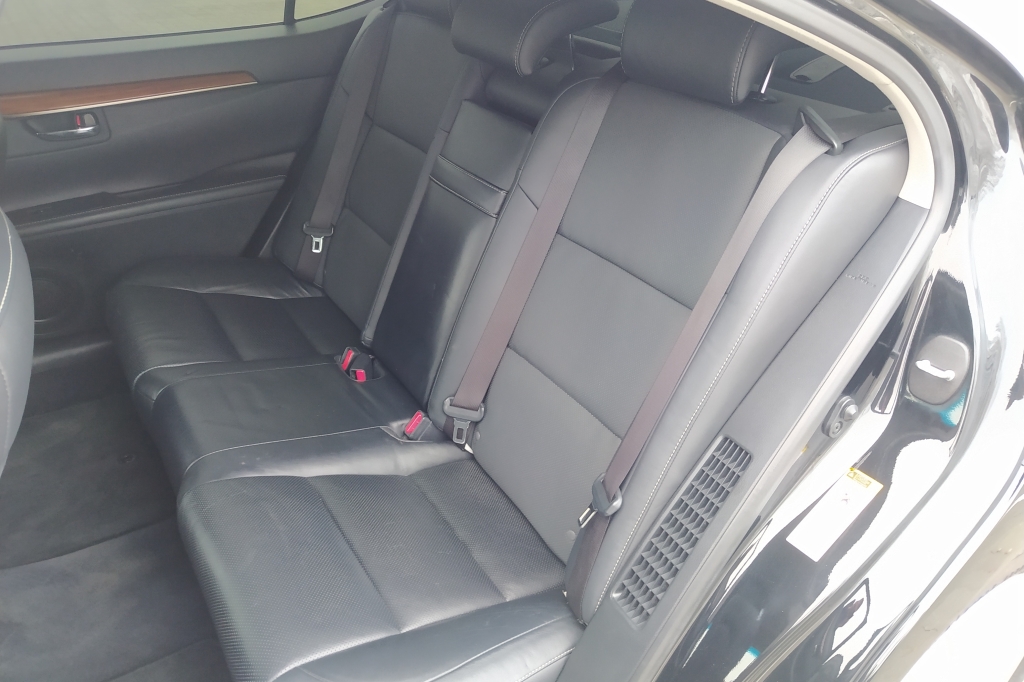 Lexus ES 300h HYBRID фото 30