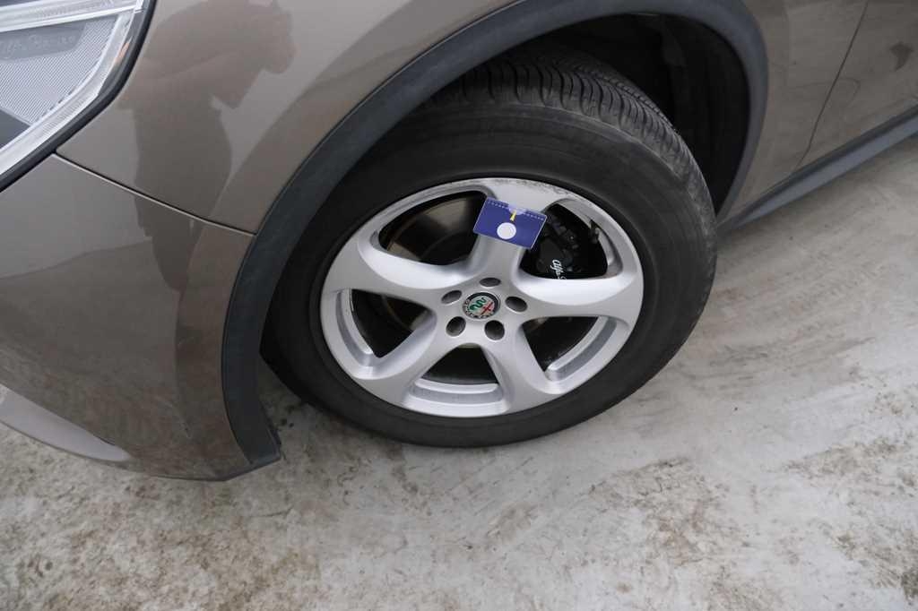 Alfa Romeo Stelvio 2017 фото 7