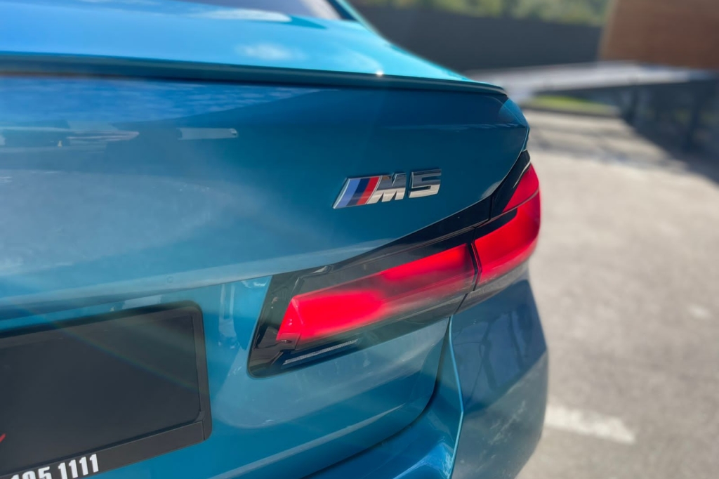 BMW M5 2020 фото 17