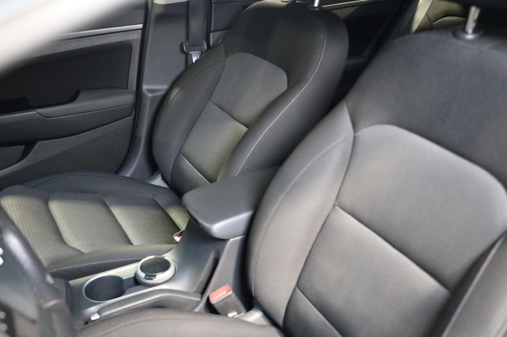 Hyundai Elantra 2016 фото 22