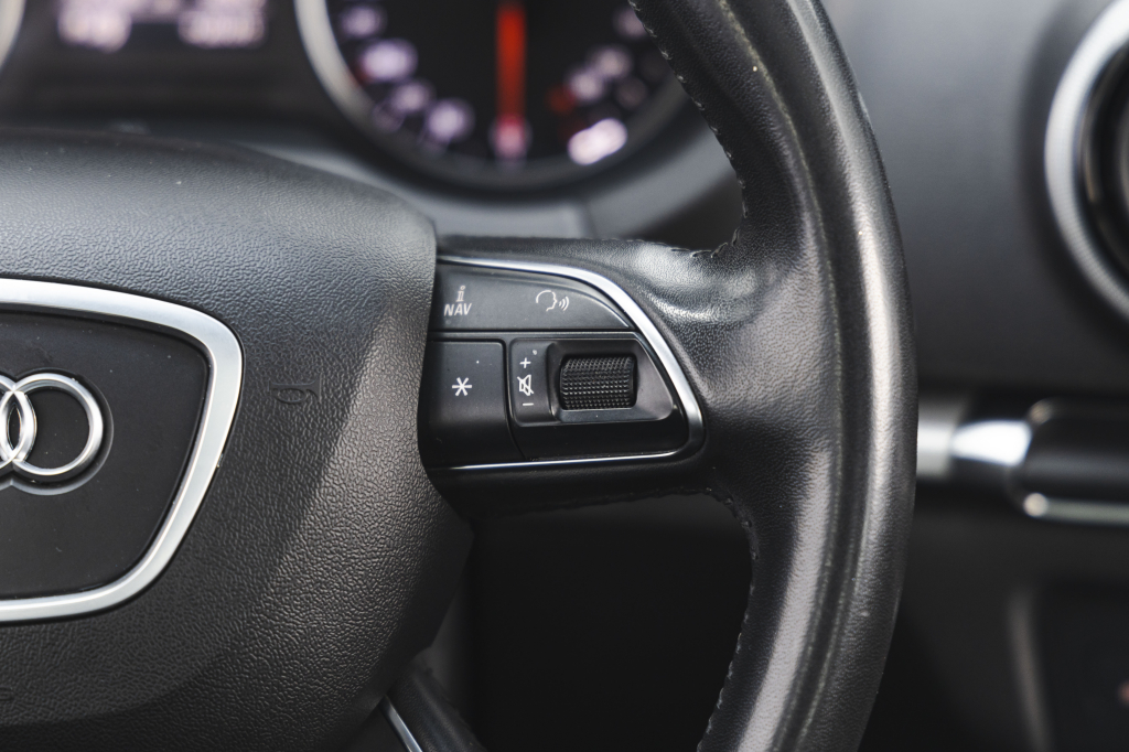 Audi A3 2015 photo 17