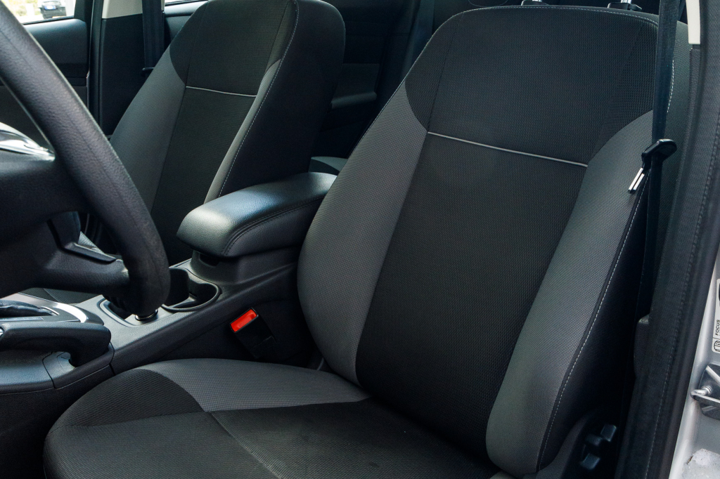 Ford Focus 2013 фото 17