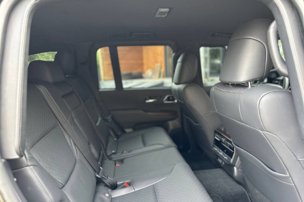 Toyota Land Cruiser 300 VX BR6 Armor 2022 фото 17