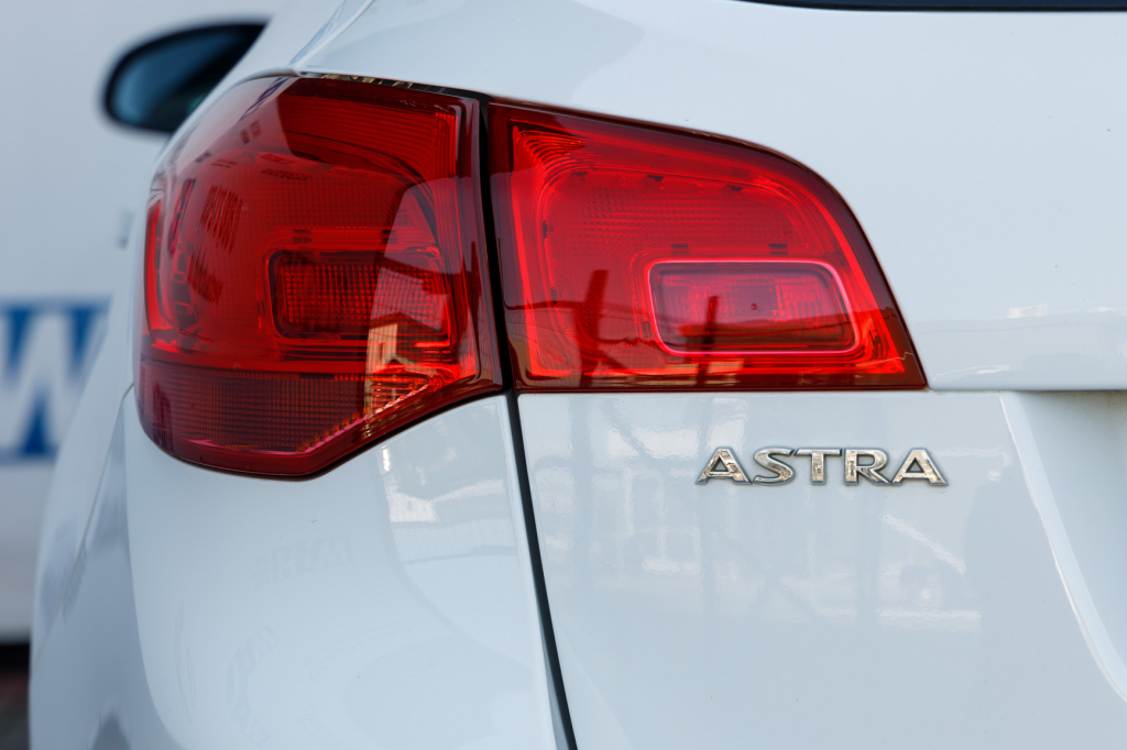 Opel Astra J 2014 фото 6