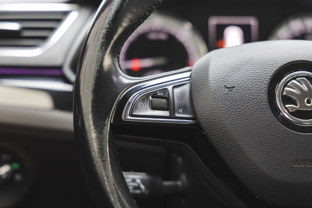 Skoda Superb Laurin&Klement 2016 фото 13