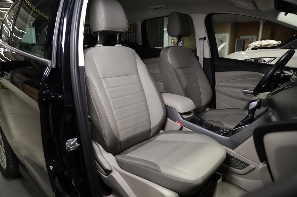 Ford C-Max 2016 фото 18