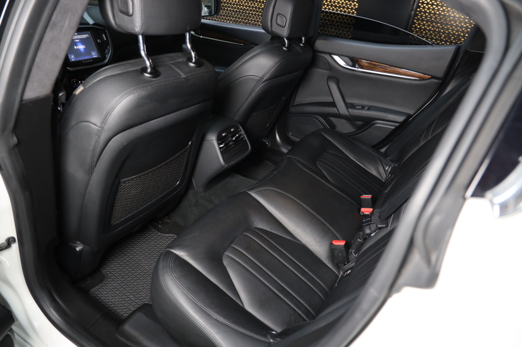 Maserati Ghibli 2013 фото 12