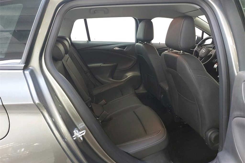 Opel Astra Sports Tourer 2017 фото 3