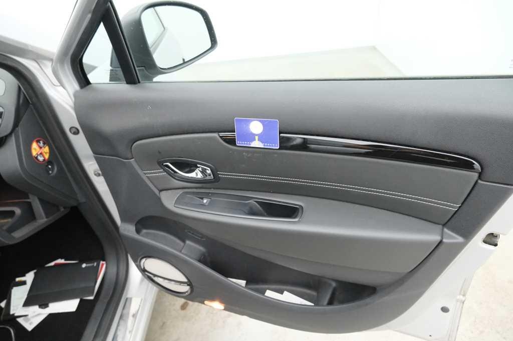 Renault Grand Scenic 2016 photo 32