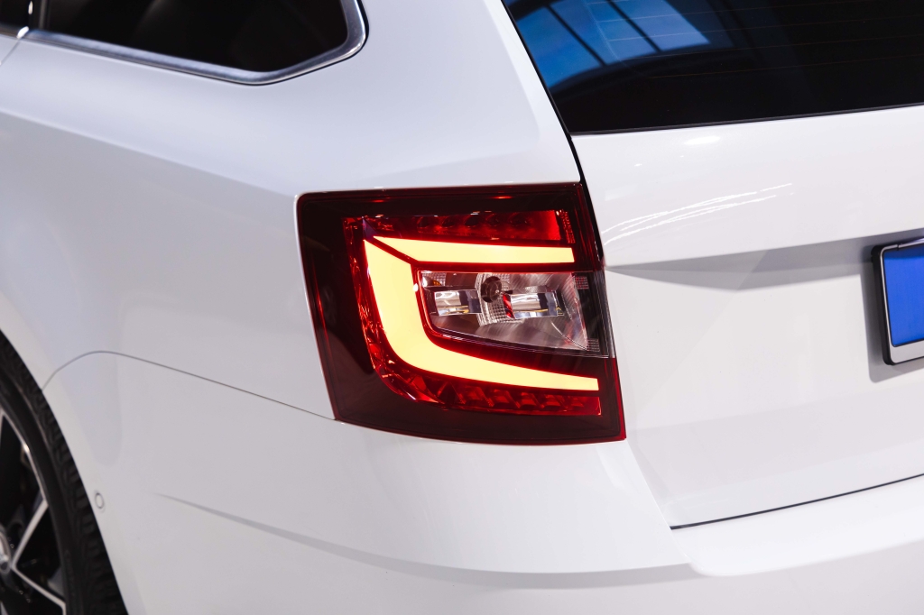 Skoda Octavia 2018 photo 13