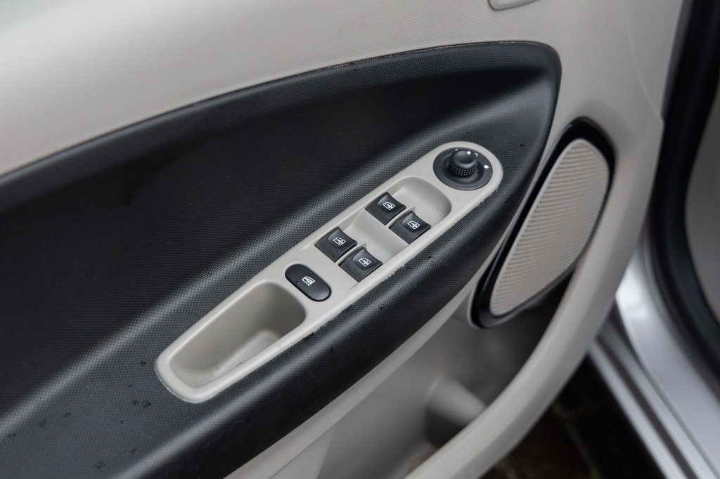 Renault Zoe 2015 photo 12