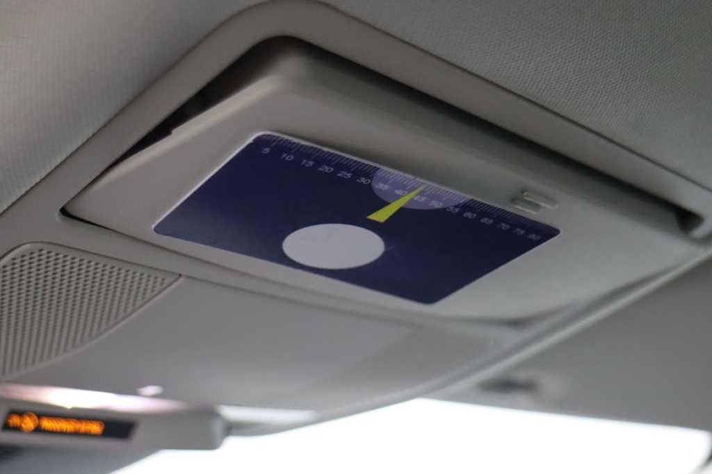 Jaguar XE 2015 фото 31