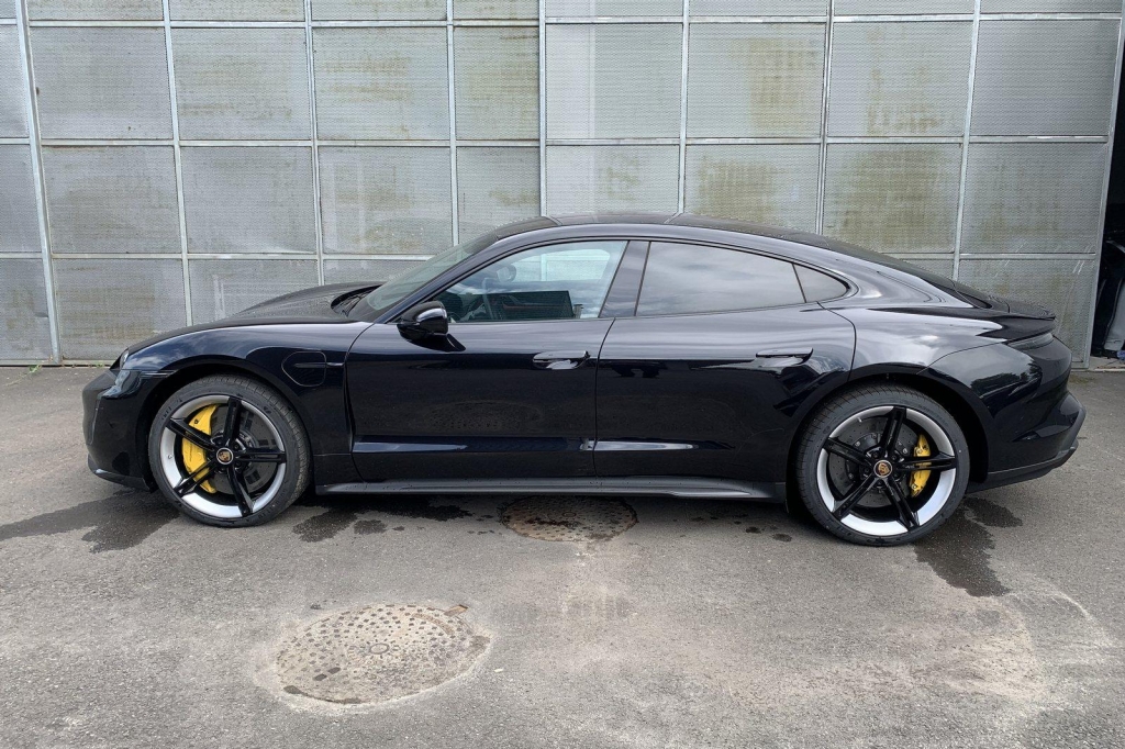 Porsche Taycan S Turbo 2021 фото 7
