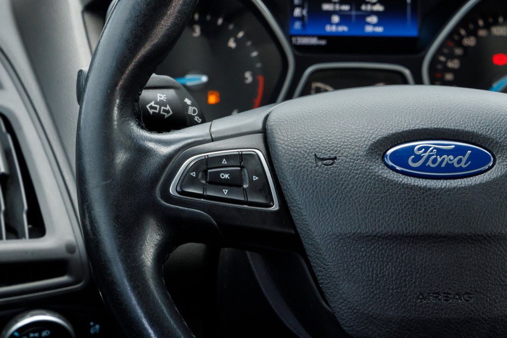 Ford Focus 2016 фото 17