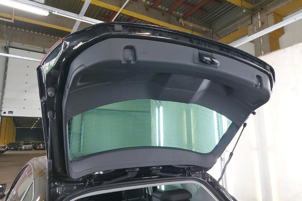 SEAT Leon 2019 photo 14