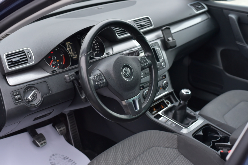 Volkswagen Passat B7 Panorama 2012 фото 16