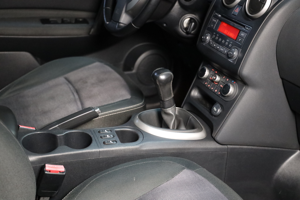 Nissan Qashqai 1.6 2013 фото 13