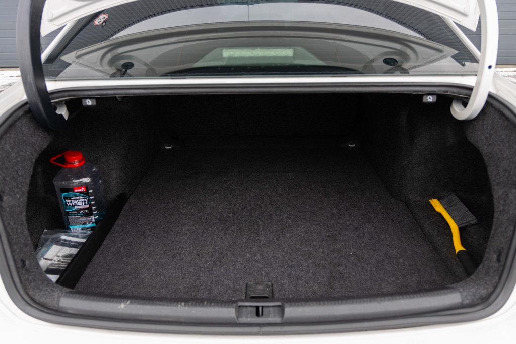 Volkswagen Passat 2012 photo 30