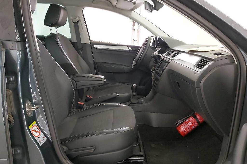 Skoda Rapid Spaceback 2018 фото 2