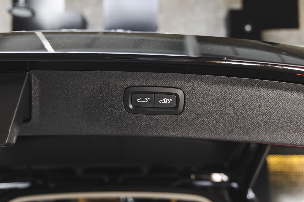 Volvo XC90 2015 photo 37