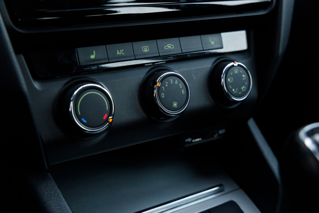 Skoda Octavia A7 photo 9