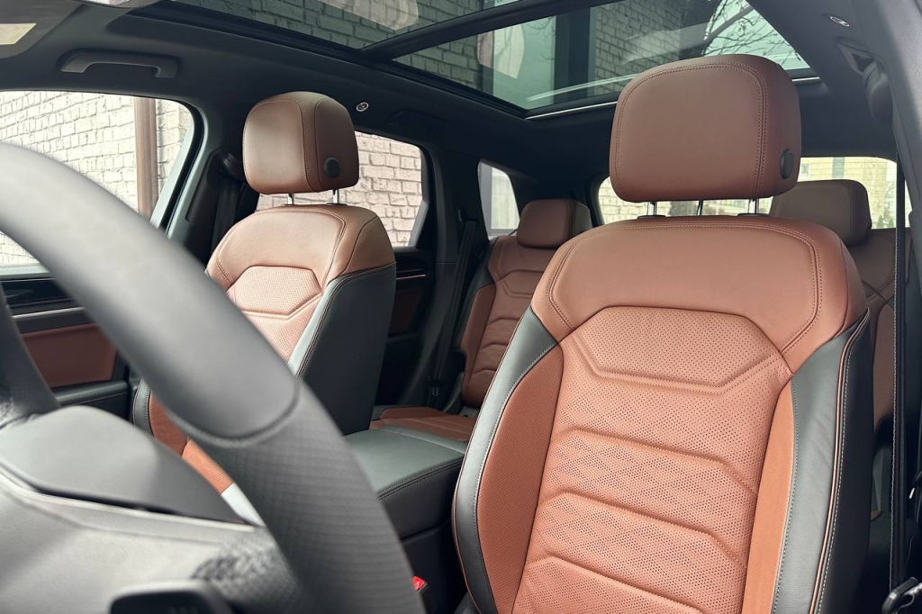 Volkswagen Touareg R-line Platinum 2024 фото 12