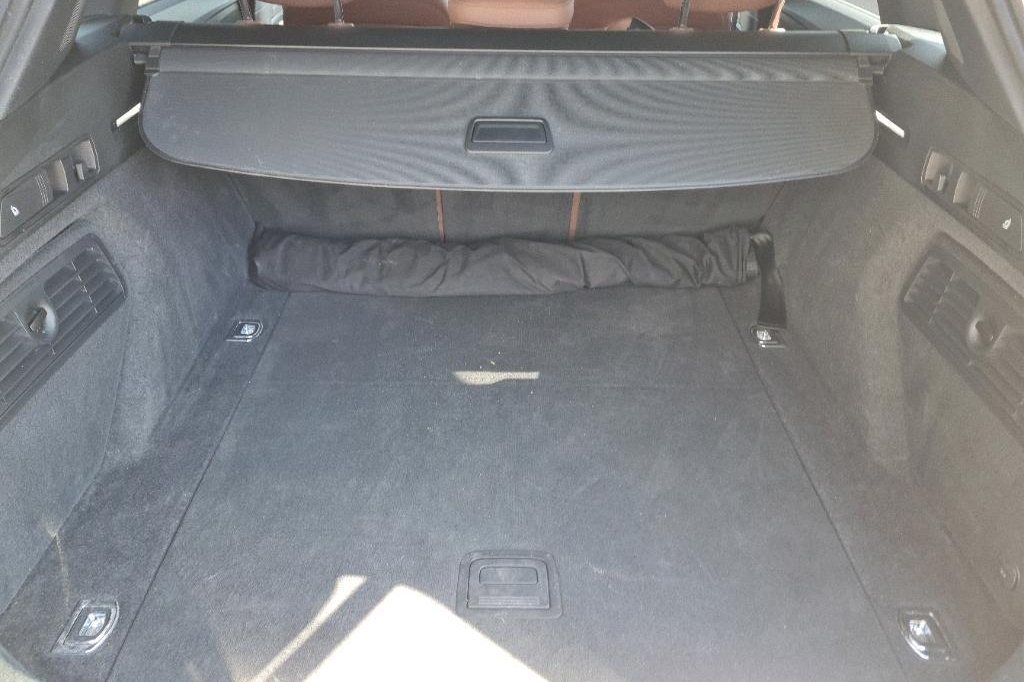 Audi e-tron 2019 фото 10