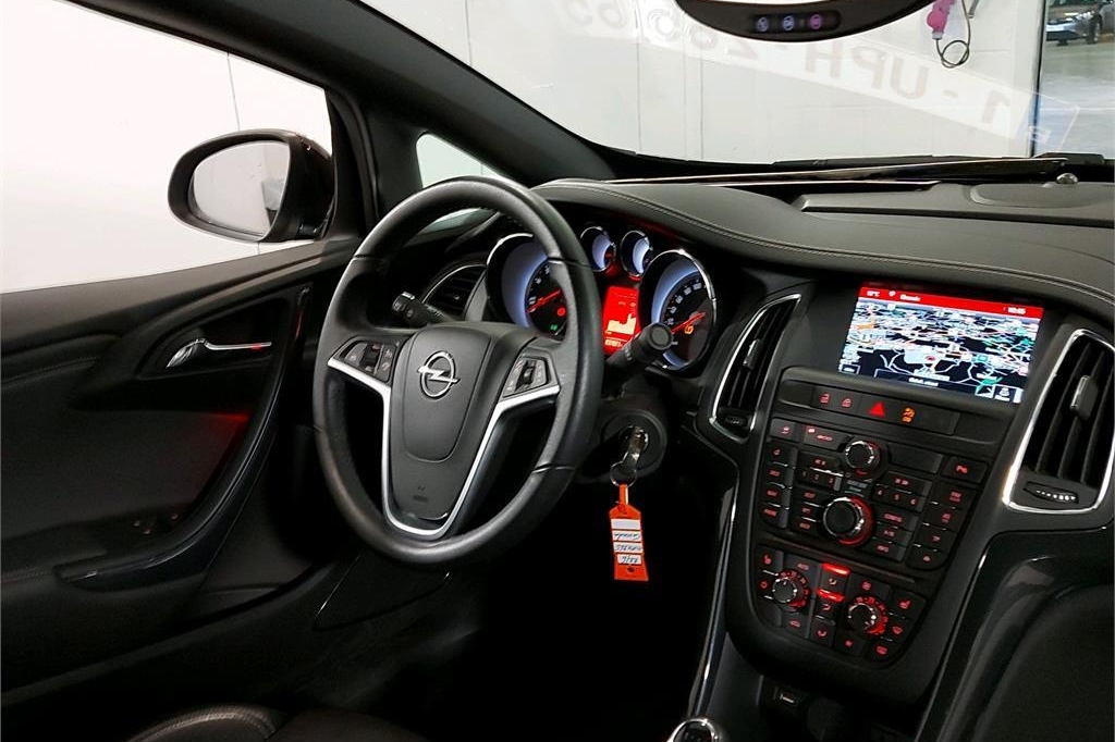 Opel Cascada 2018 photo 1