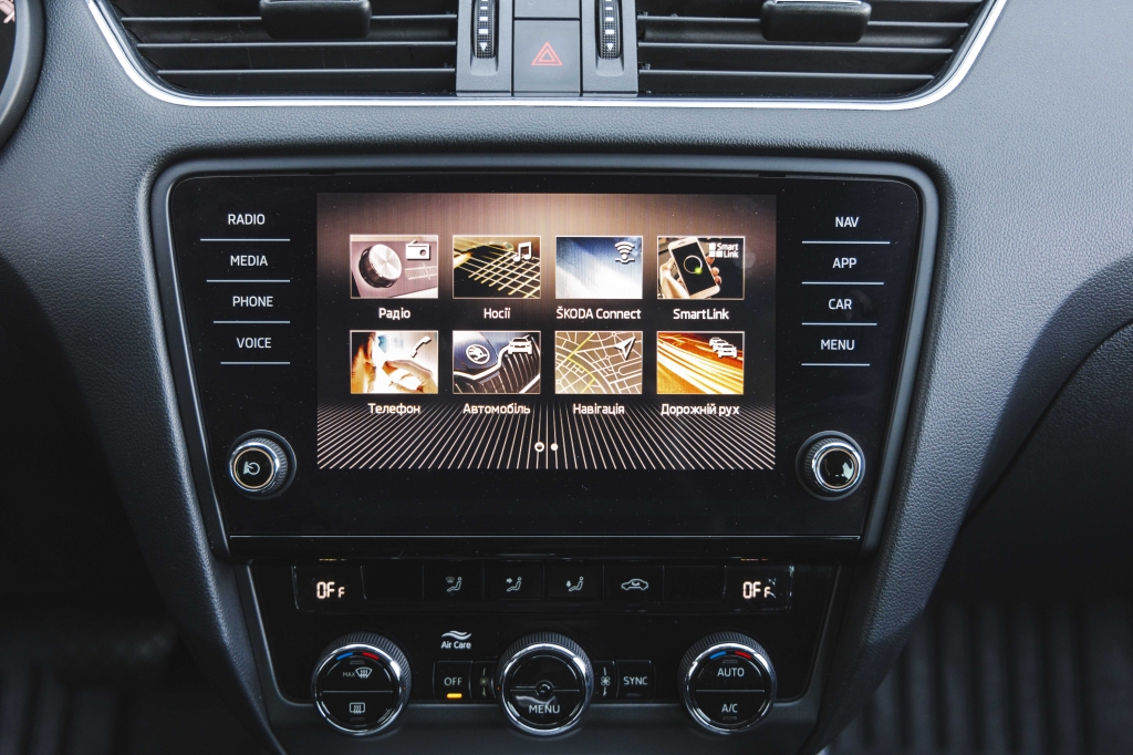 Skoda Octavia 2018 фото 20