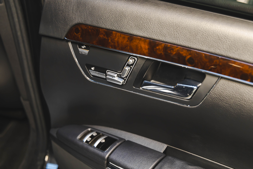 Mercedes-Benz S-Class 2011 photo 44