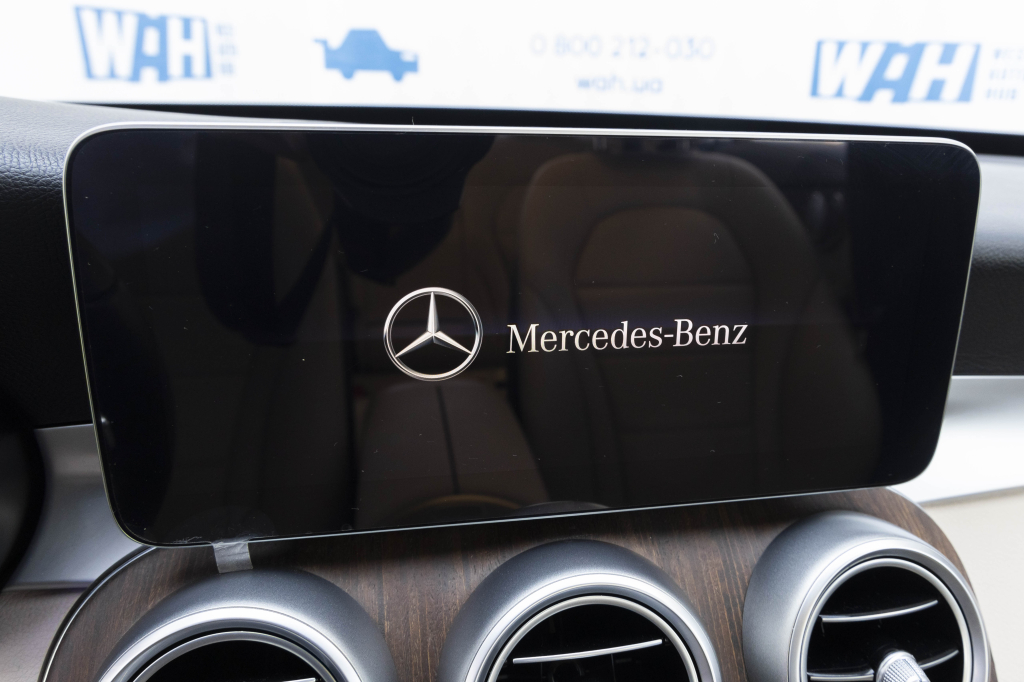 Mercedes-Benz C-Class C300 4Matic 2019 фото 44