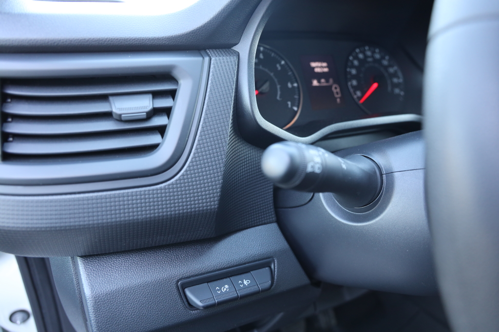 Renault Trafic 2023 фото 18