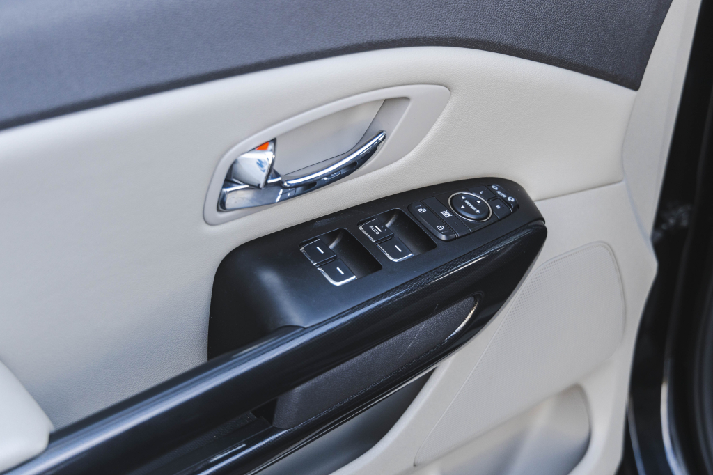 Kia Carnival 2015 фото 13