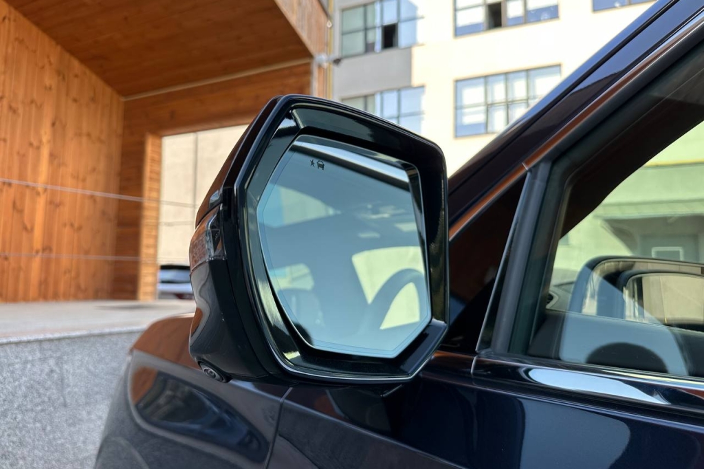 Cadillac Escalade PLATINUM 4WD 2022 фото 9