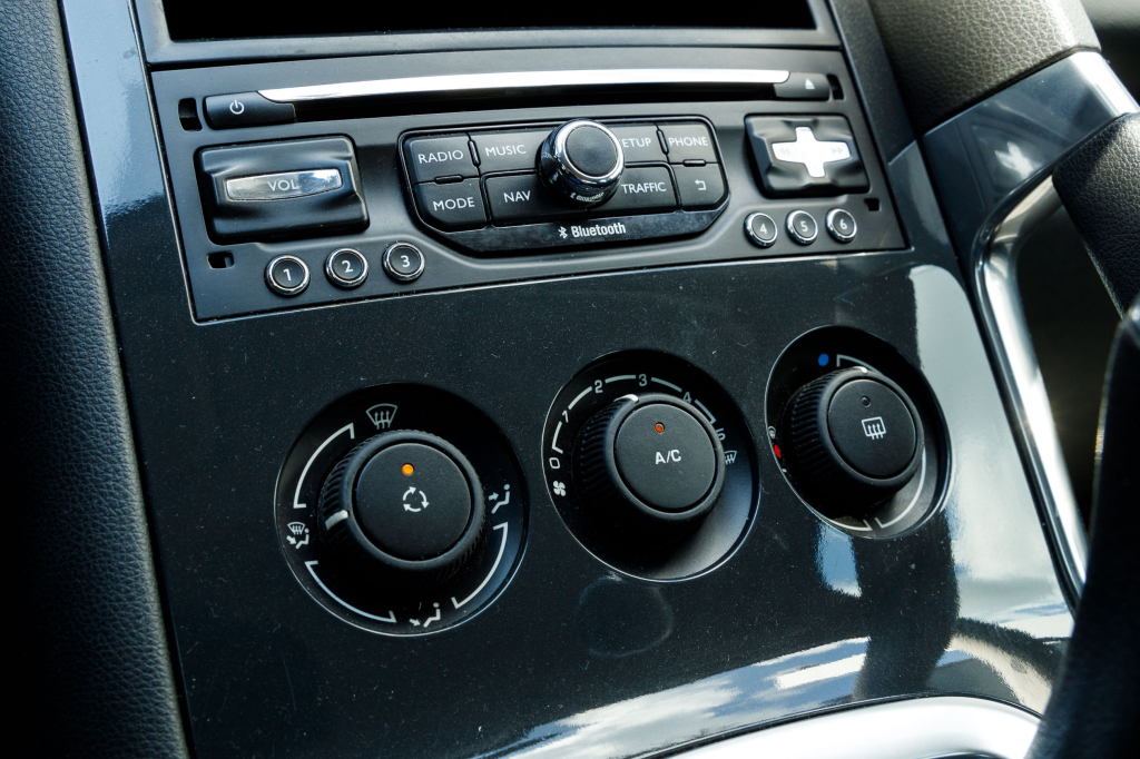 Peugeot 3008 2015 photo 2