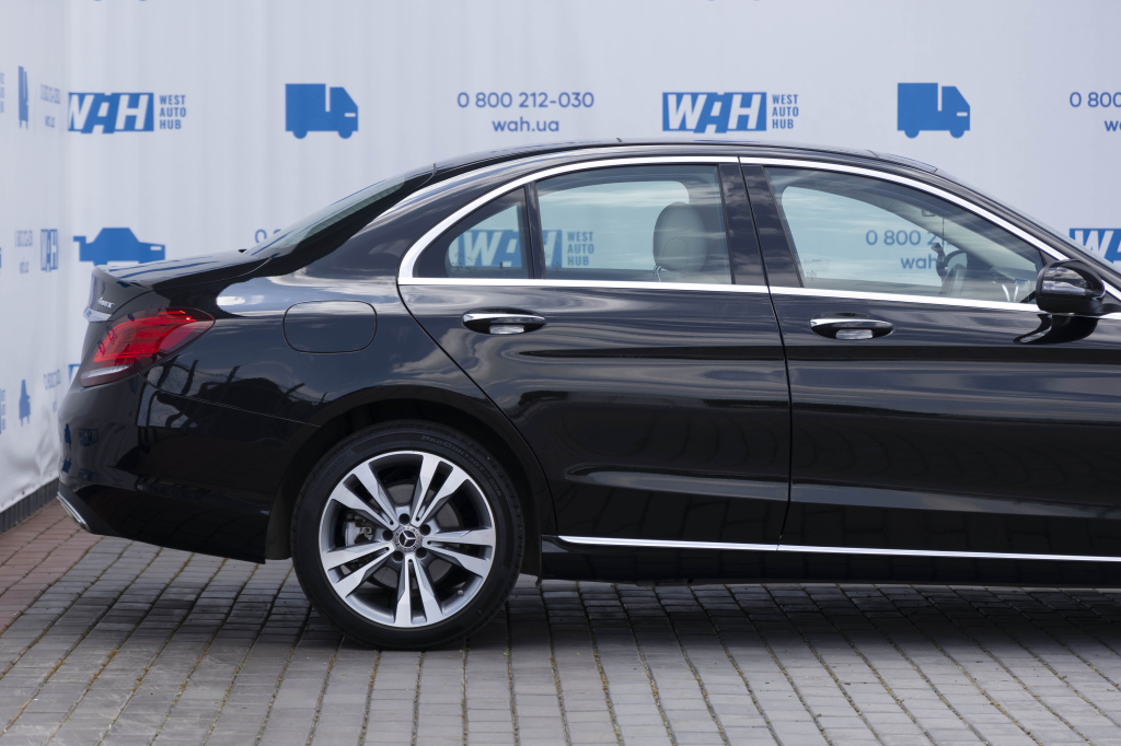 Mercedes-Benz C-Class C300 4Matic 2019 фото 5