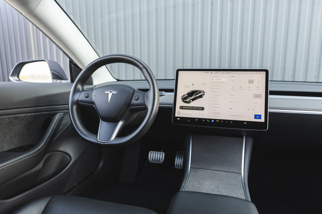 Tesla Model 3 2019 фото 33