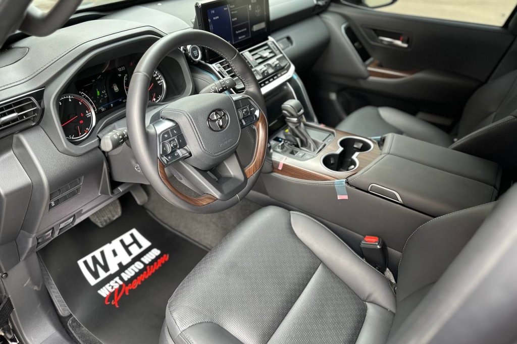 Toyota Land Cruiser 300 VX BR6 Armor 2022 фото 10