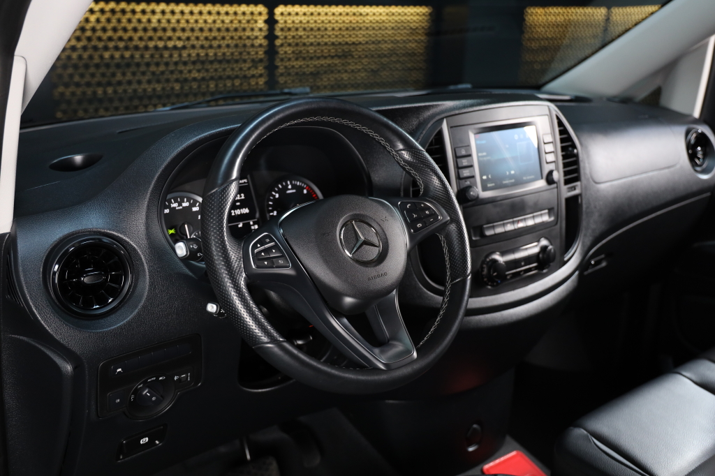 Mercedes-Benz Vito 2023 фото 16