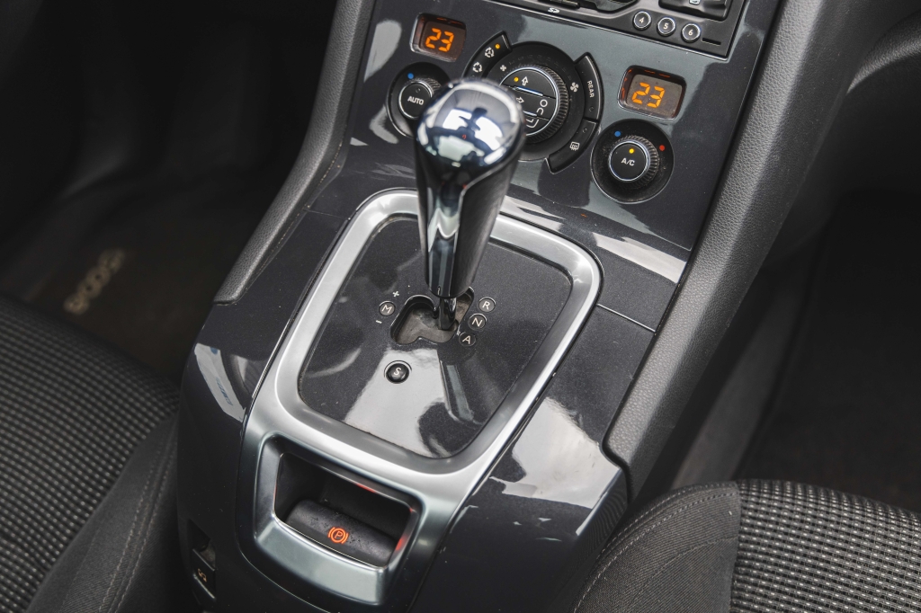 Peugeot 5008 2012 photo 29