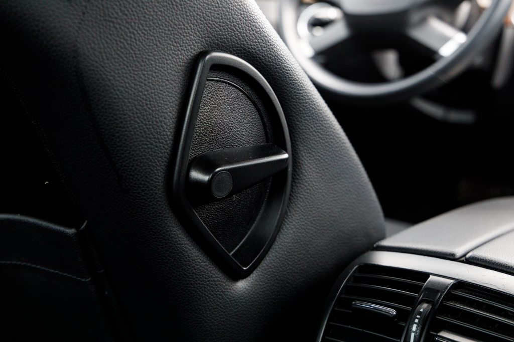 Mercedes-Benz E 200 CDI 2010 photo 15