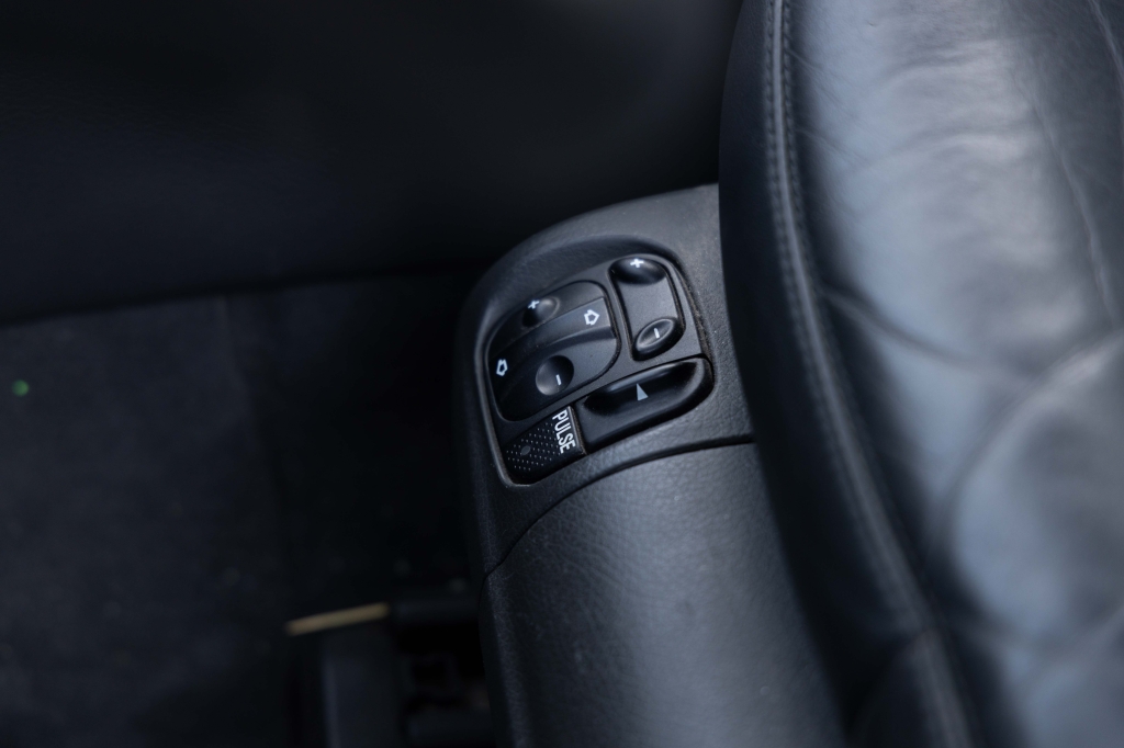 Mercedes-Benz S-Class S500L 2003 photo 36