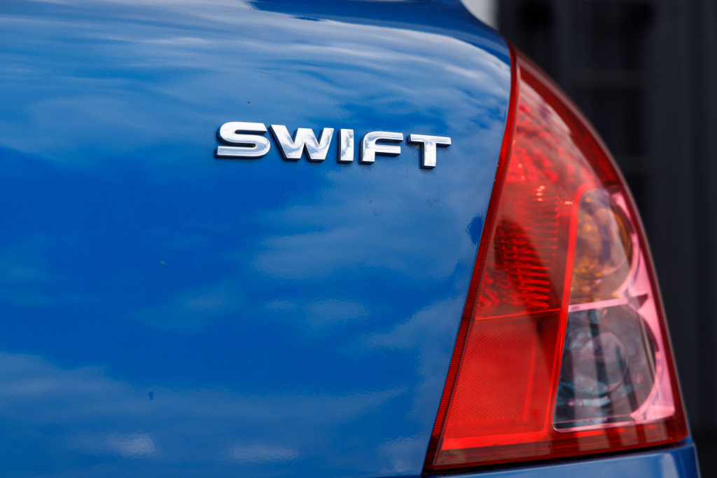 Suzuki Swift 2010 photo 7