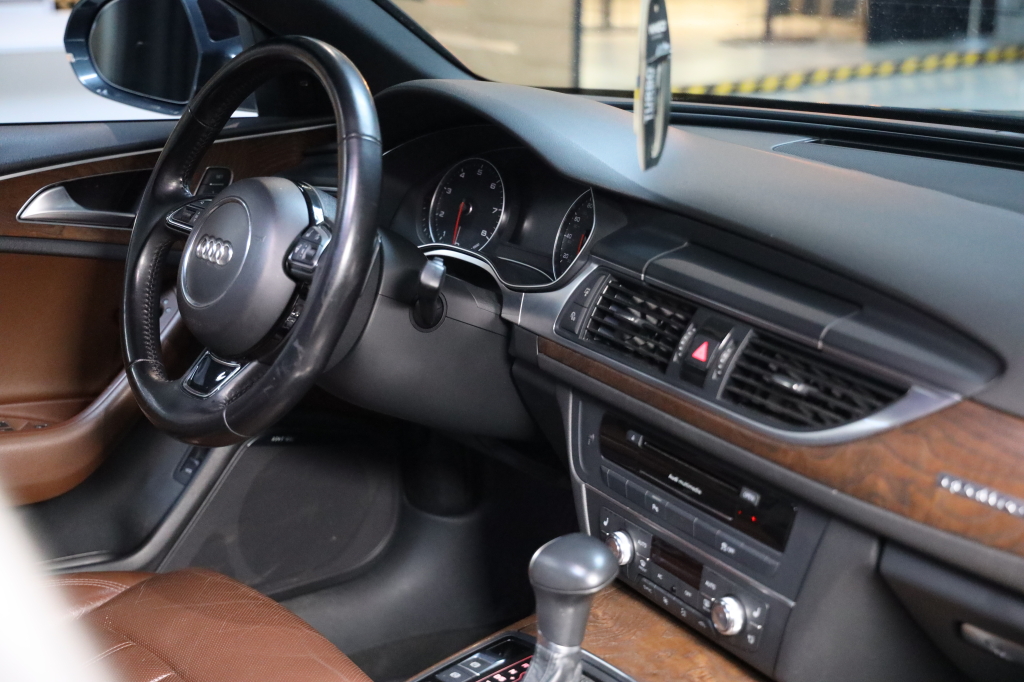 Audi A6 2012 photo 28