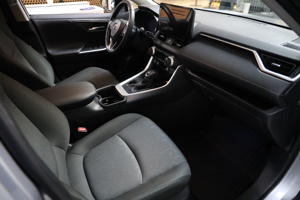 Toyota RAV4 2023 фото 33