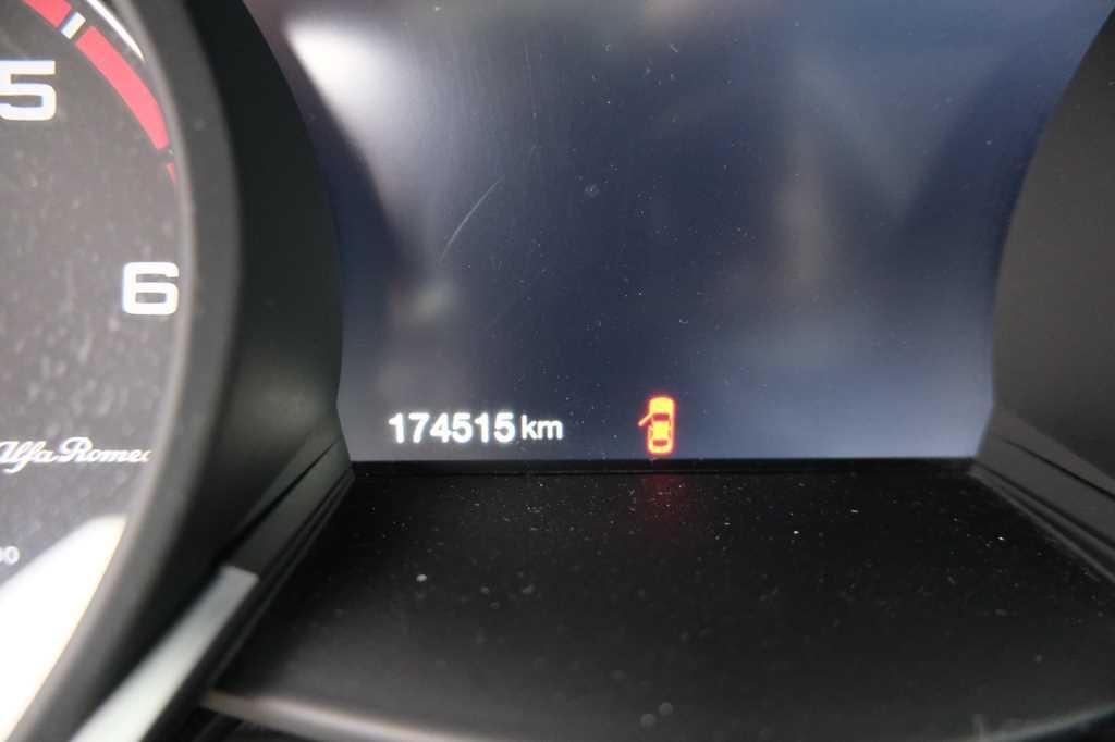 Alfa Romeo Stelvio 2017 фото 1