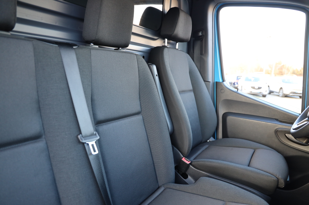 Mercedes-Benz Sprinter 2023 фото 7