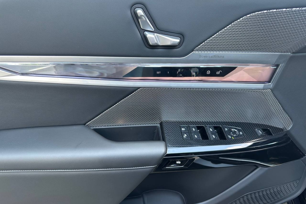 BMW 7 Series 740d MHEV Steptronic xDrive 2022 фото 11